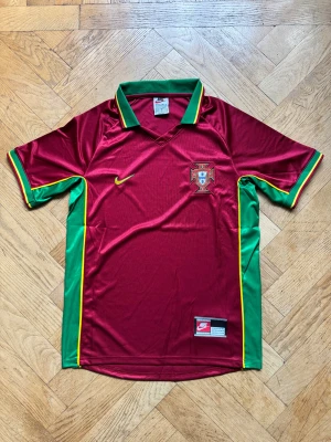 Portugal 1998 World Cup Jersey  - Portugal 1998 World Cup VM Home jersey Portugal  Size S (works like an M)  