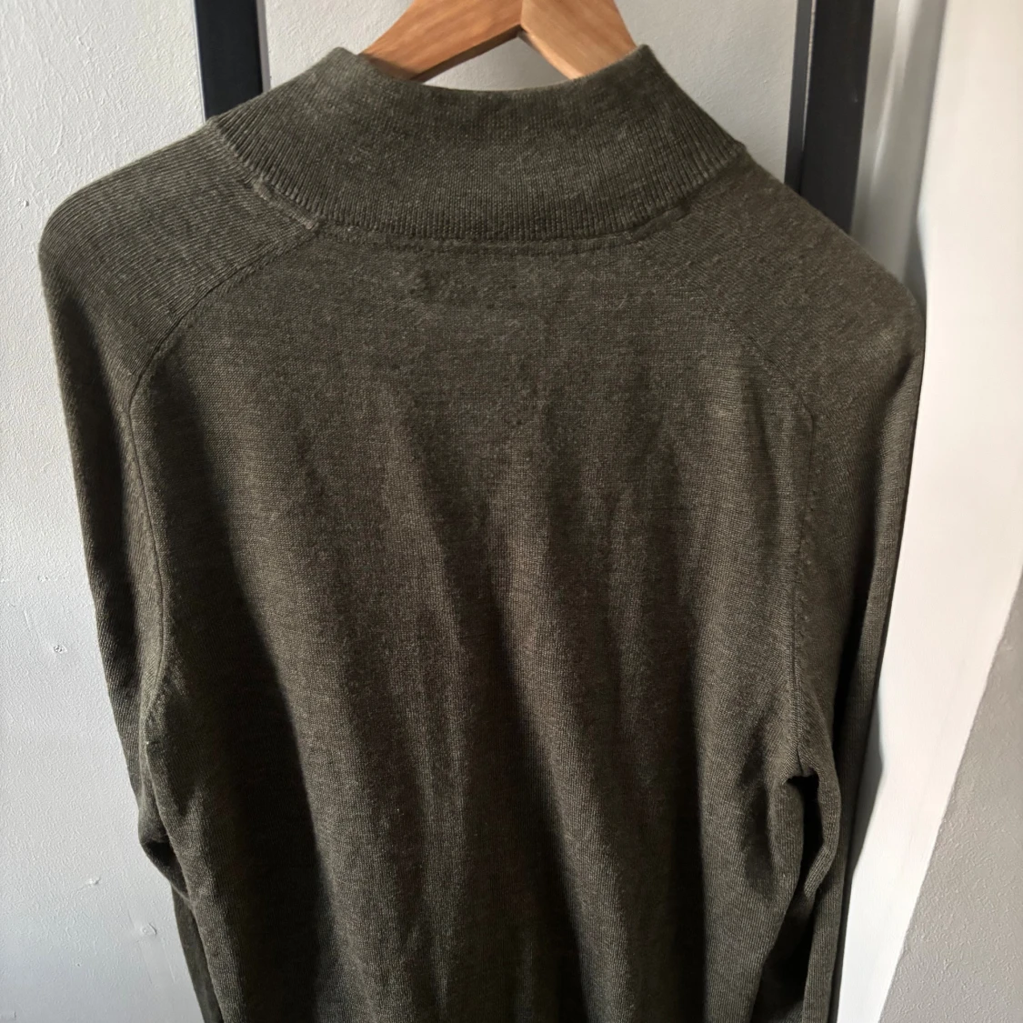 Olivgrön stickad tröja från Morris - 1