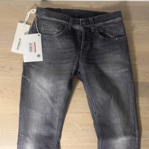 Helt nya dondup jeans - Mycket fint skick | Size 29  | fraktar spårbart inom 24 timmar |  för att köpa klicka ” köp nu” | vid frågor skriv ett meddelande |
