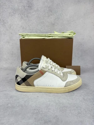 Burberry checked sneakers  - – Condition: 8/10  – What is included: Only the sneakers  – Retail price: 6800 SEK