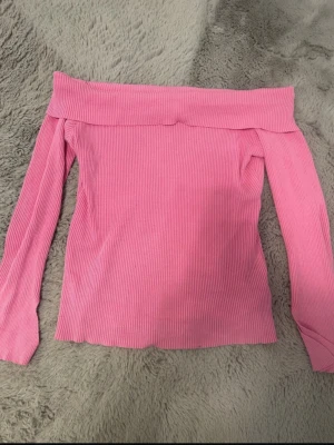 Rosa tröja  - 🩷Väldigt fin rosa tröja 🩷Storlek M/L  🩷 Från Missäy 🩷Använd ett fåtal gånger