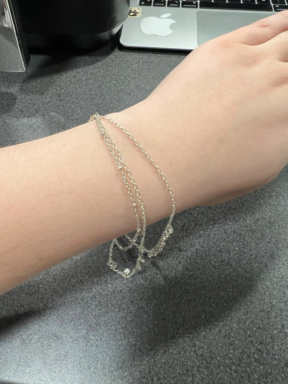 Silverfärgad armband från Claire's - 1