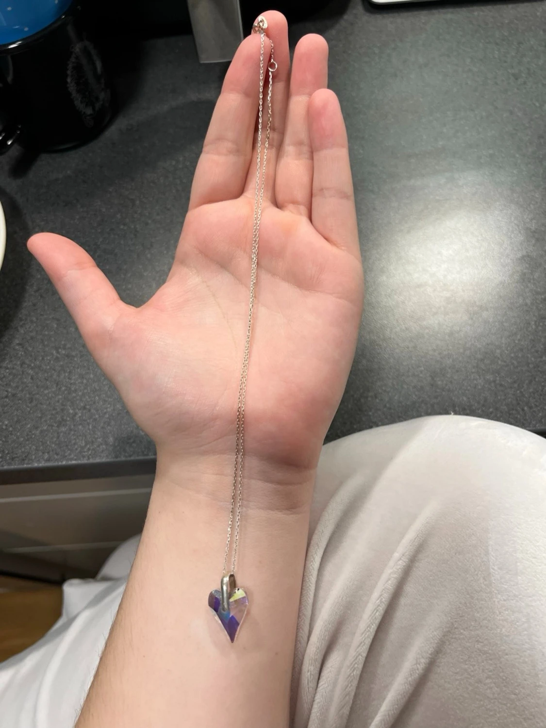 Halsband med hjärthänge  - 2