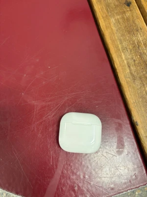 AirPods aldrig använda  - AirPods i bra skick 
