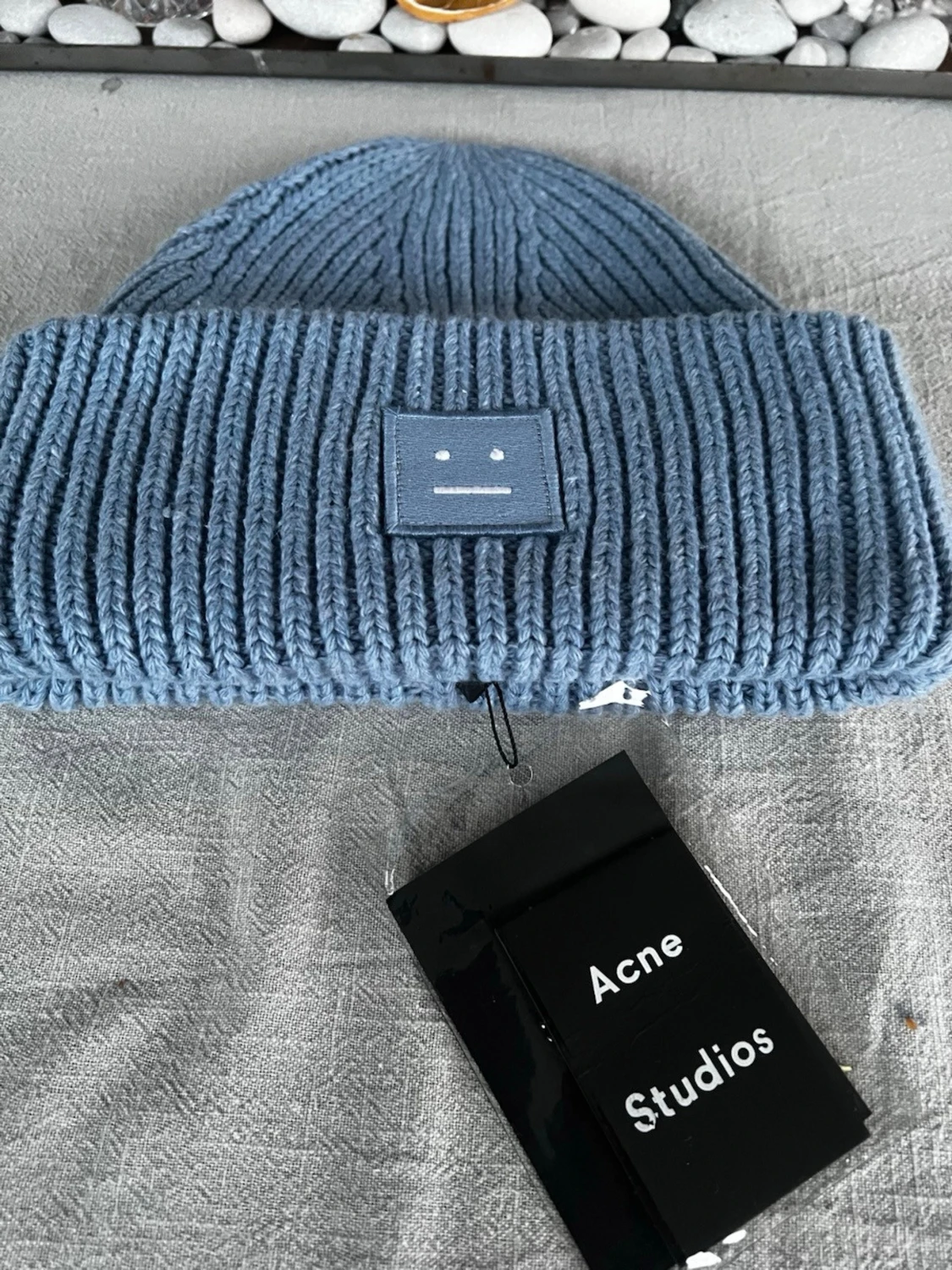 Acne mössa ljusblå