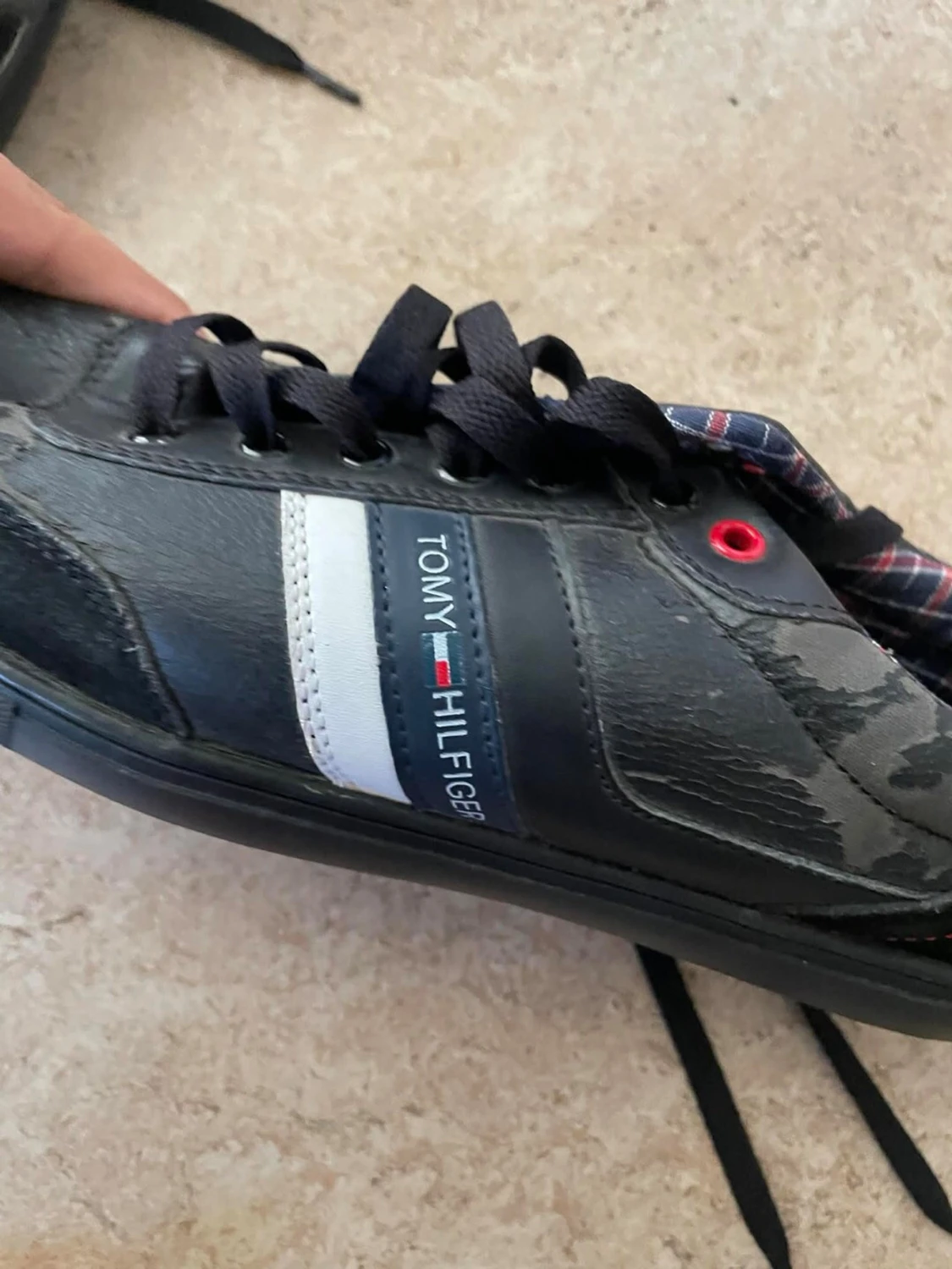 Svarta sneakers från Tommy Hilfiger - 2