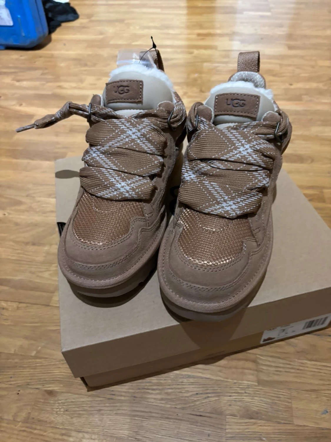 UGG Lowmel sneakers brun/begie, stl 38