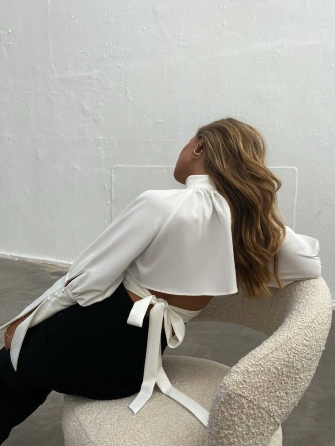 Hanna Schönberg x NA-KD Tie Back Cropped Blouse – White