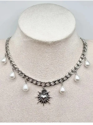 Stilfullt halsband  - Material-rostfritt stål.  Nickel fri.  Kedjetjocklek-7mm 