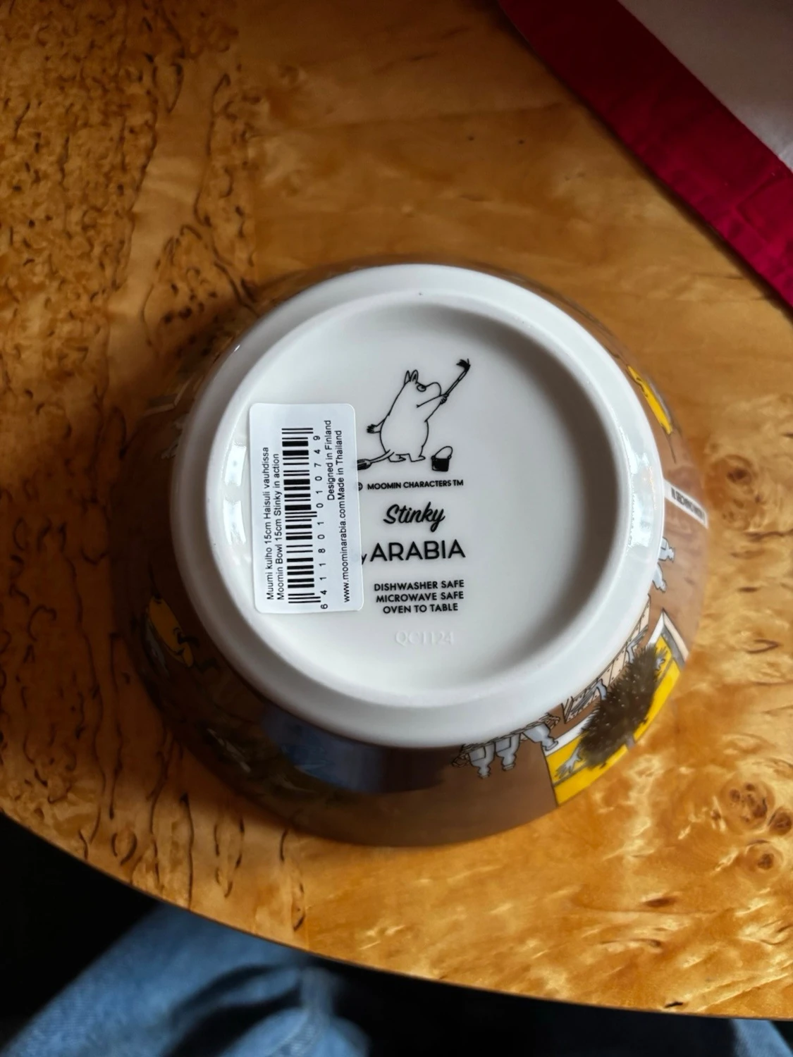 Brun Mumin-skål med stinky in action  - 5