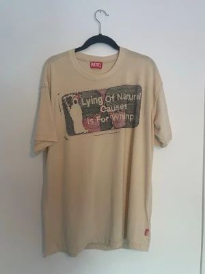 Diesel T-shirt  - En snygg diesel t shirt med jätte skönt material, använt 1 gång, storlek L, pris kan självklart diskuteras.😁