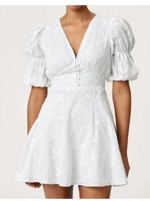 studentklänning  - super fin studentklänning från adoore använd 1 gång + inga deffekter❣️