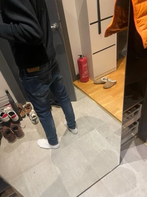 Replay jeans  - Säljer dessa riktigt feta replay jeans i modellen ”bronny” storleken är L32 W 32, skriv för mer bilder eller anra frågor🙏🏼🙌🏼