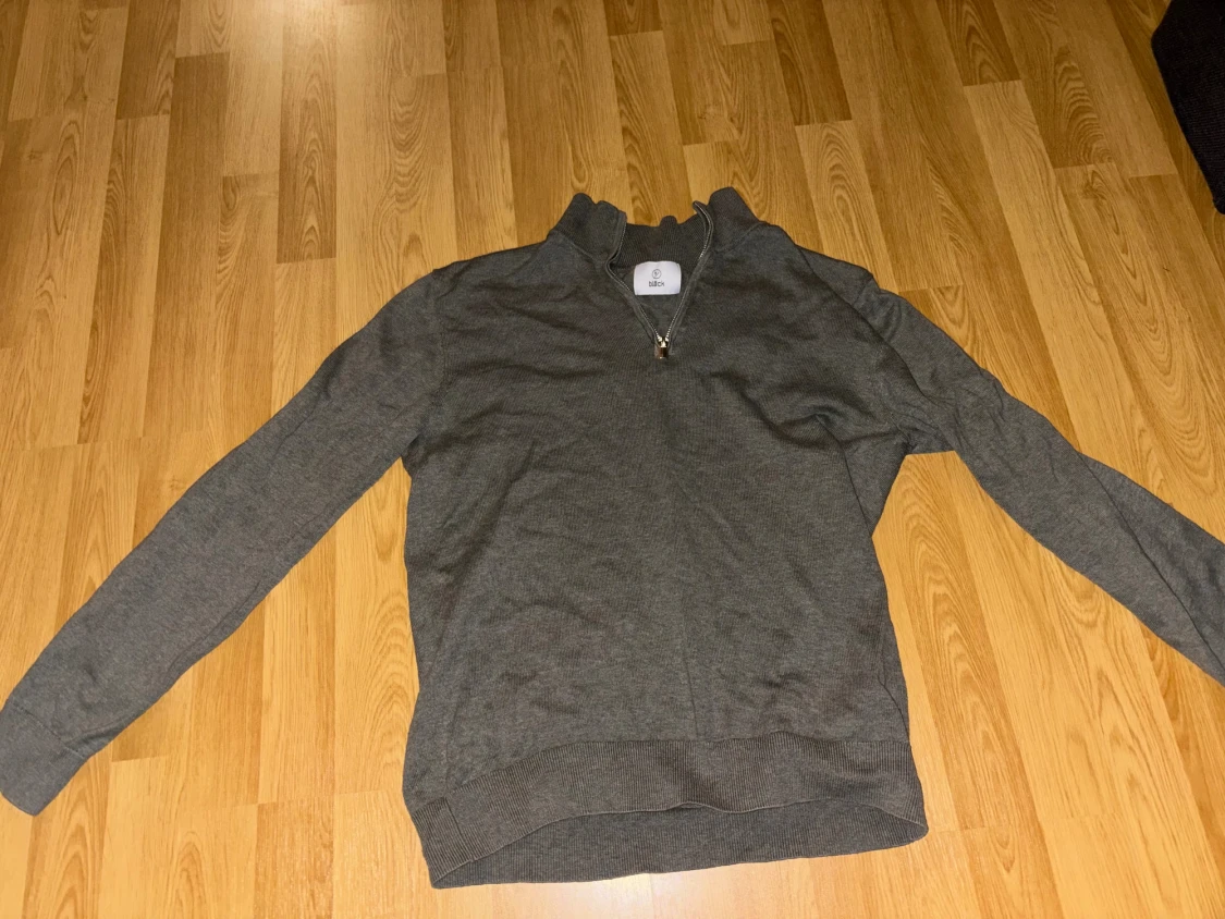 Quarter zip från BLÄCK