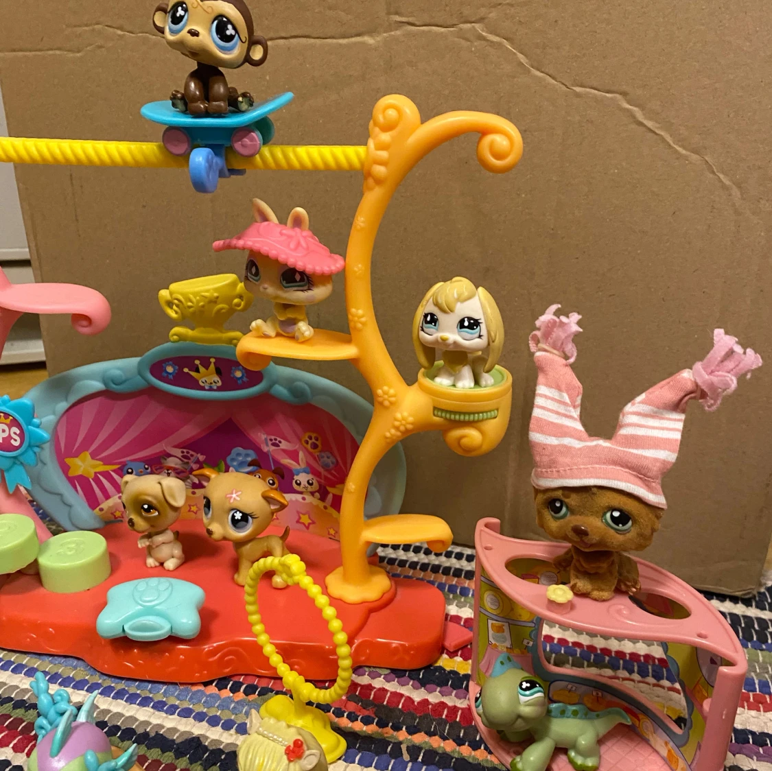 Littlest pet shop  - 93