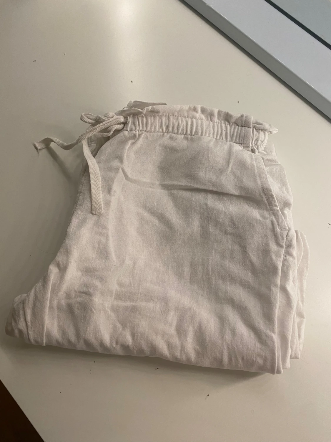 Vita loose shorts med snörning - 5