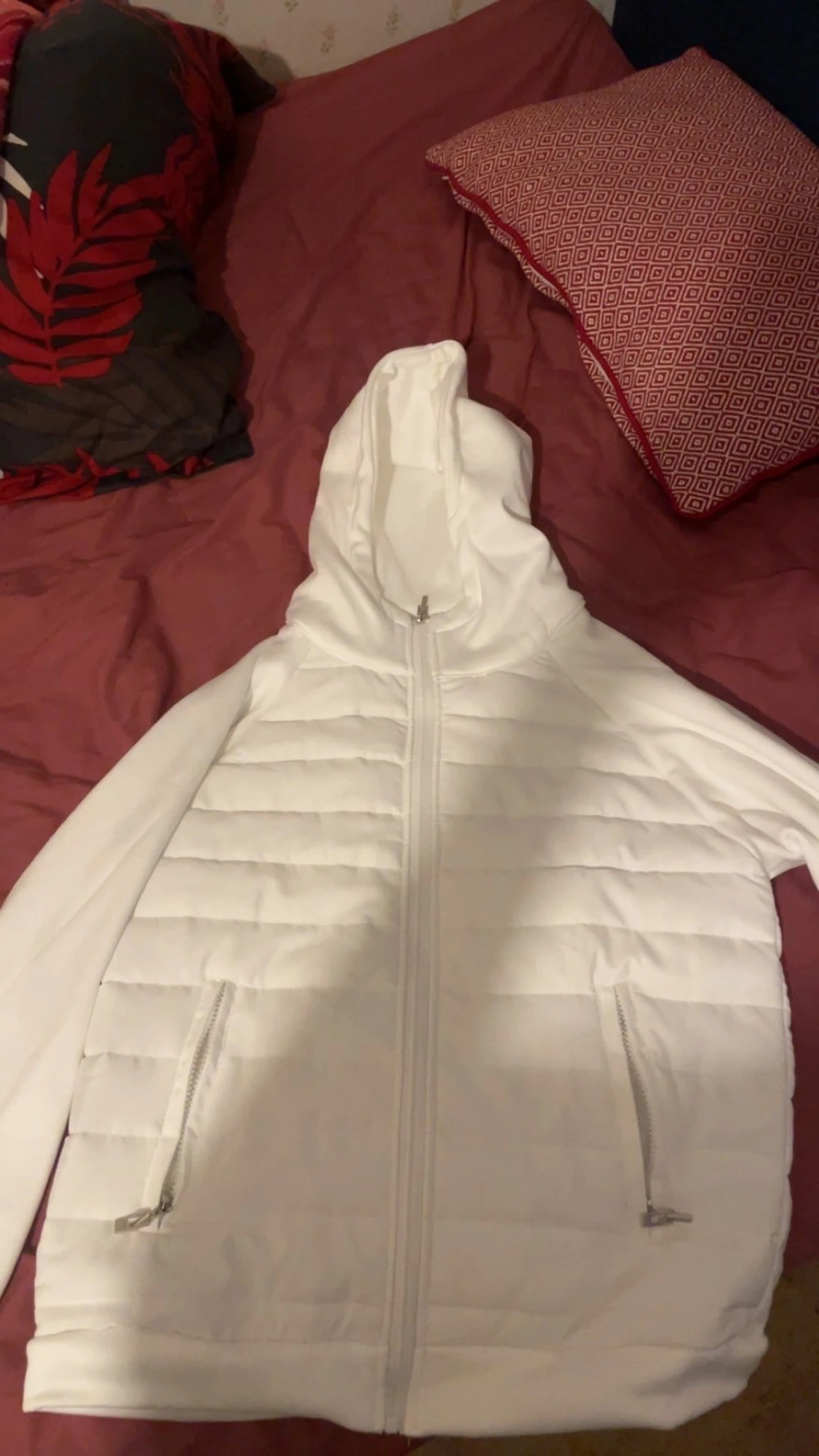 Vit quiltad pufferjacka med huva - 1