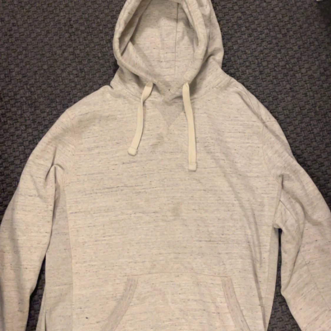 Ljusgrå hoodie från Blend