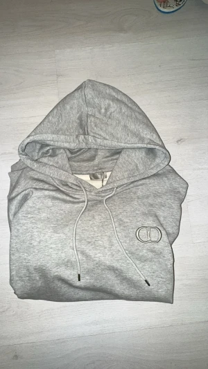 Grå hoodie Lindex  - Snyggt hoodie 