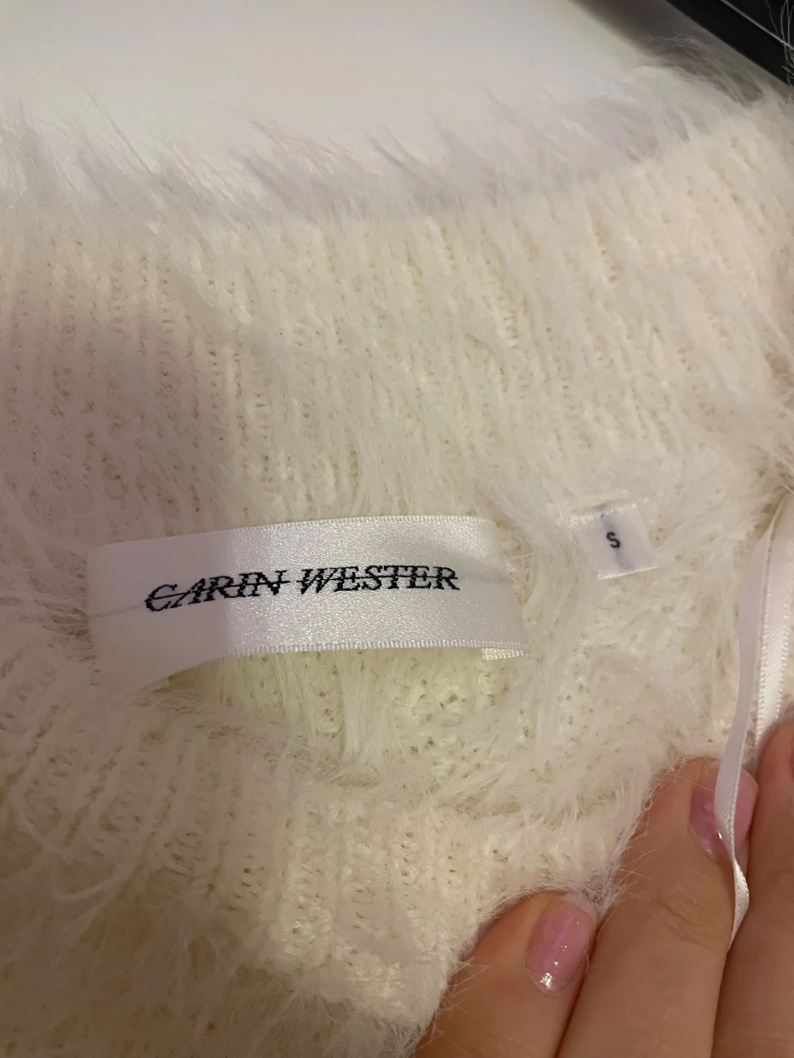 Vit fluffig stickad tröja Carin Wester - 2