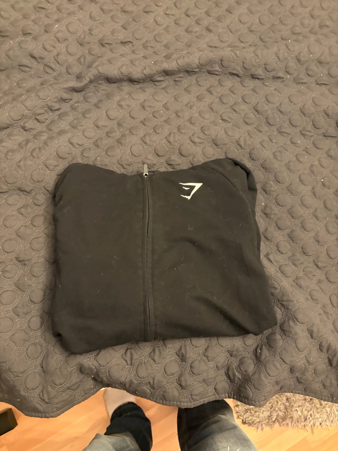 Svart hoodie från Gymshark - 1