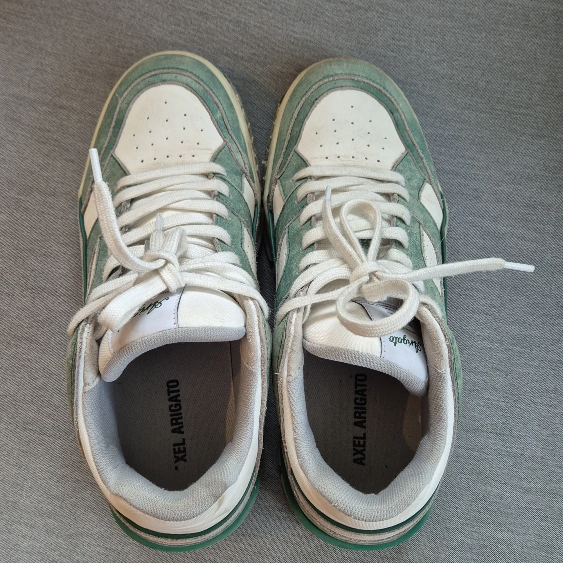 Axel Arigato gröna och vita sneakers - 2