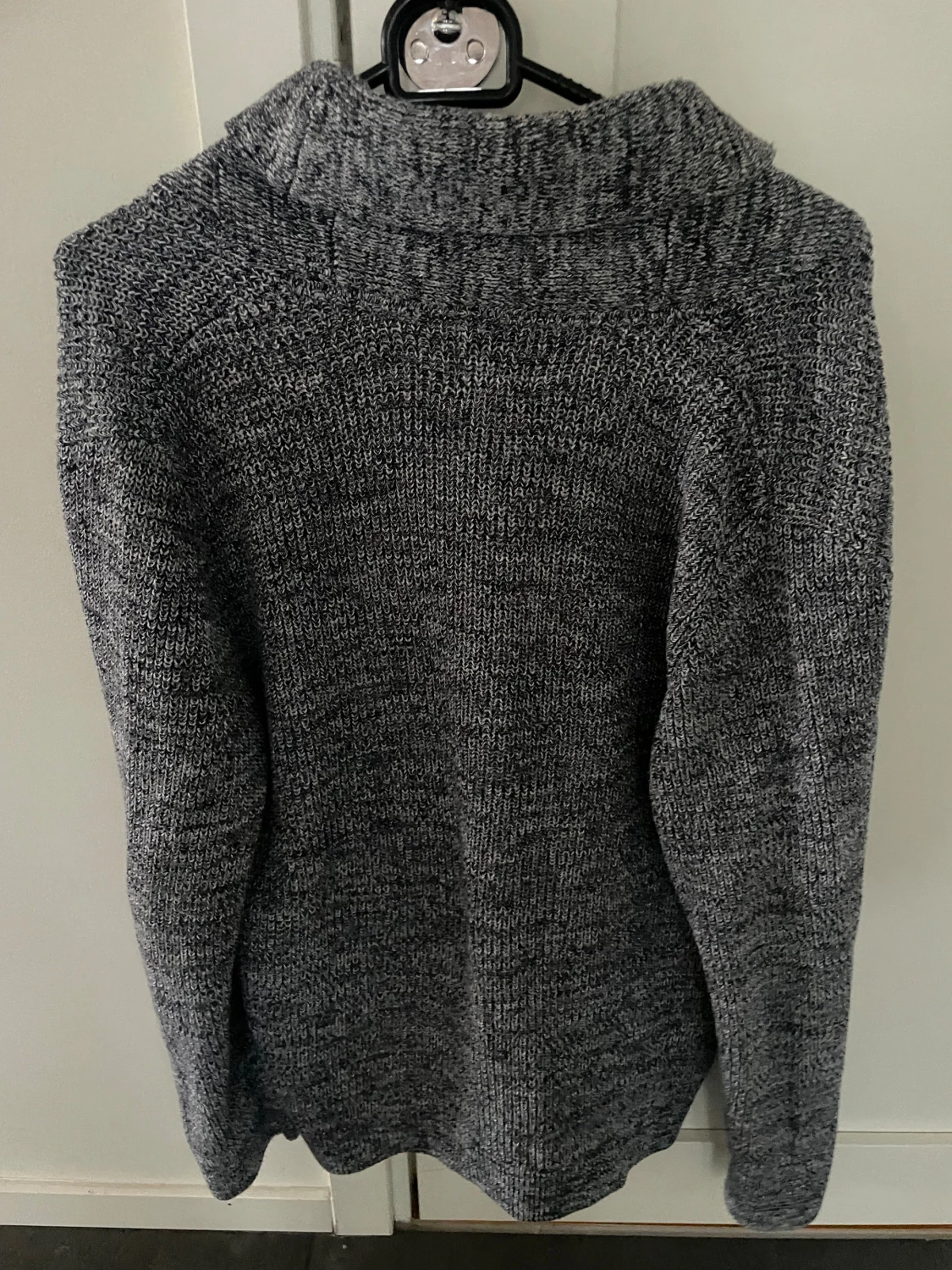 Grå stickad kofta från H&M - 2