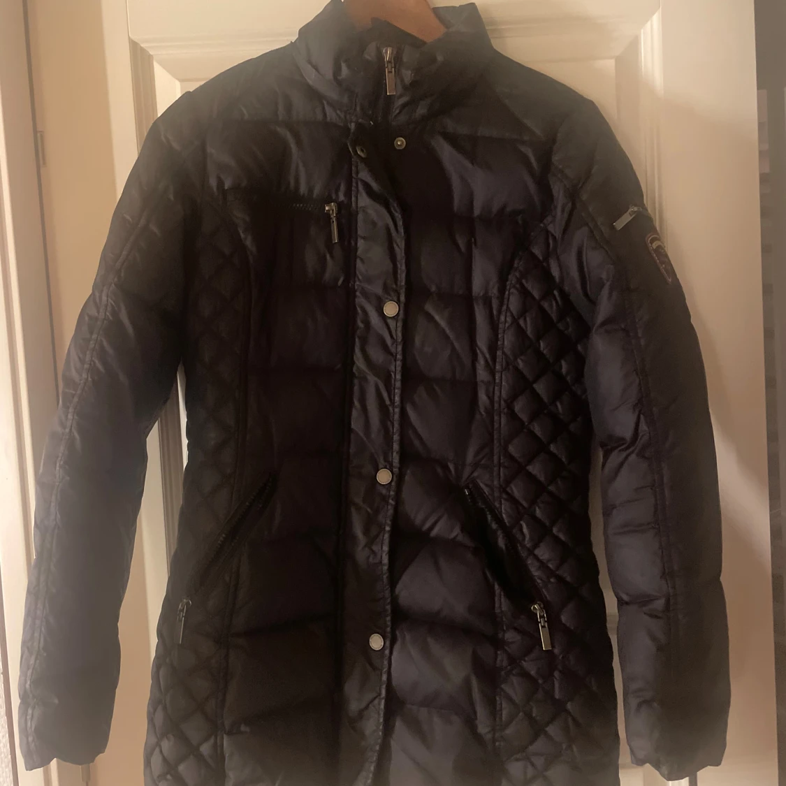 Svart dunjacka från Rockandblue - 1