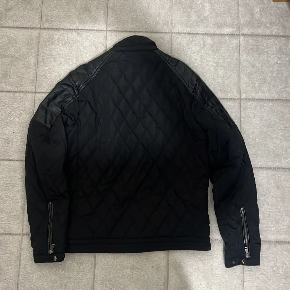 Svart quiltad jacka från Zara Man - 3