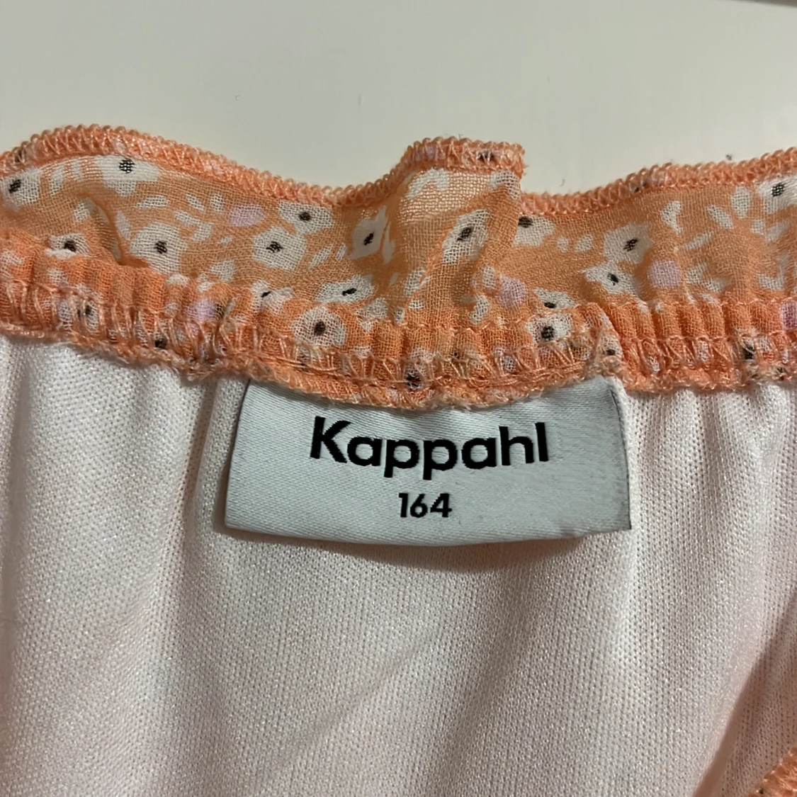 Persikofärgad blommig klänning Kappahl - 2