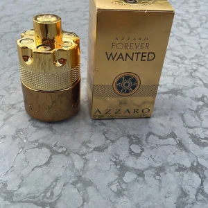 Azzaro Forever Wanted Elixir 100ml - Azzaro Forever Wanted Elixir, 100ml, är en parfym med en unik och cool design. Tillverkad i Frankrike. Perfekt för dig som vill sticka ut och ge din stil extra edge. (Bara luktat på den så har sprutat typ 3 sprej)