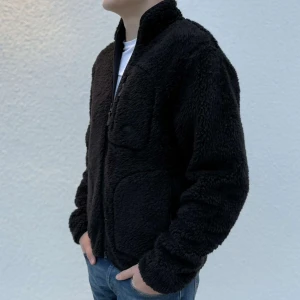 J.Lindeberg Fleece - Säljer en J.Lindeberg Fleece Jacka. Hör av er vid frågor/funderingar!!