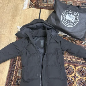 Canada goose jacka  - Black logo och top kvalitet 