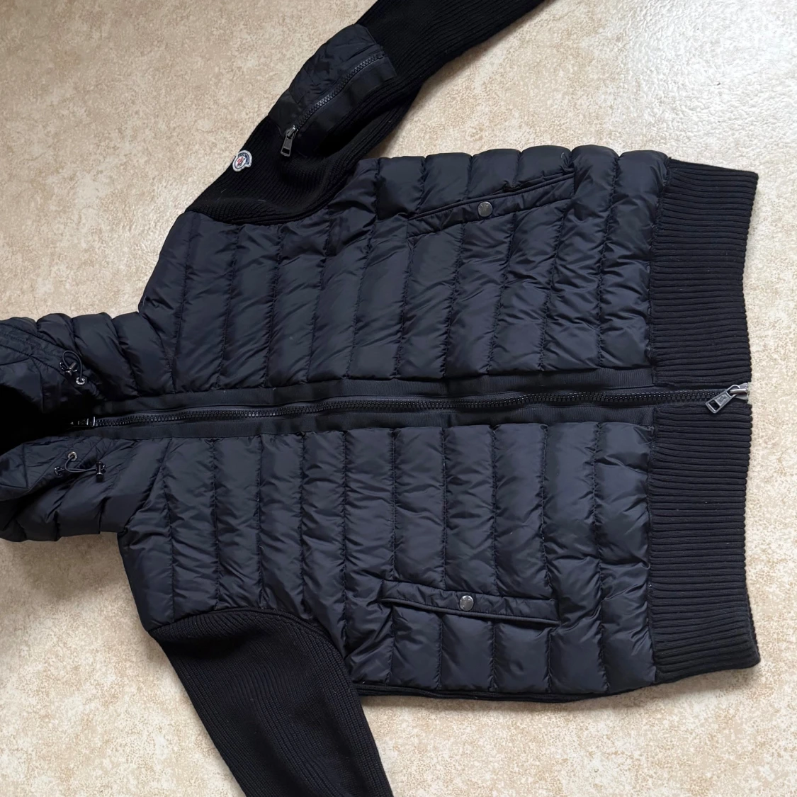 Svart pufferjacka från Moncler - 2