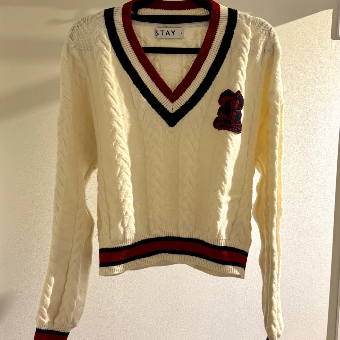 Vit stickad kofta - Stay