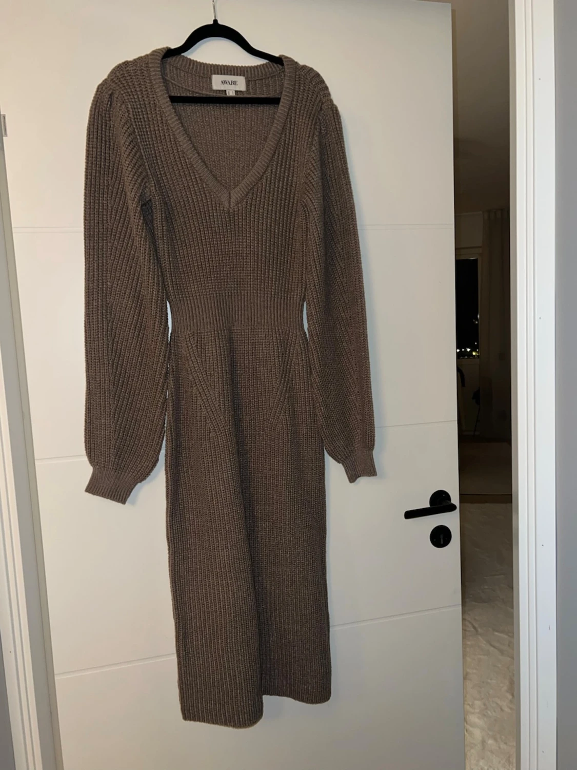 Brun stickad klänning 