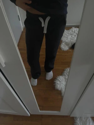 Russemerch mjukis - jätte fina knappt använda. innebenslängd=72-73cm passar perfekt för mig som är 160 💕