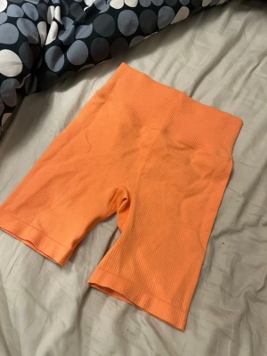 Tränings shorts  - Säljer dessa tränings shorts för 30 kronor styck. Endast testade på, så knappt använda. 