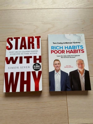 Start with Why & Rich Habits Poor Habits - Paket samling med populära böcker och titlar inom personlig utveckling , ledarskap , motivation och framgång.  Start with Why av Simon Sinek ISBN: 9780241958223  Rich Habits Poor Habits av Tom Corley & Michael Yardney  ISBN: 9781925682626