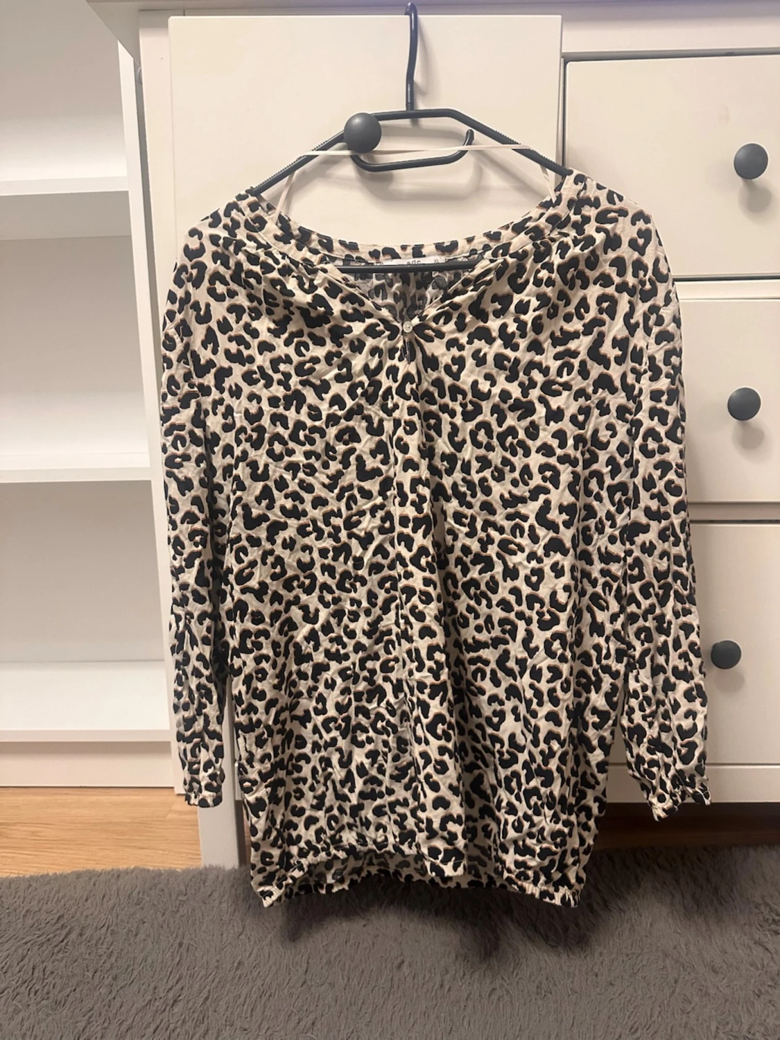 Leopard blus