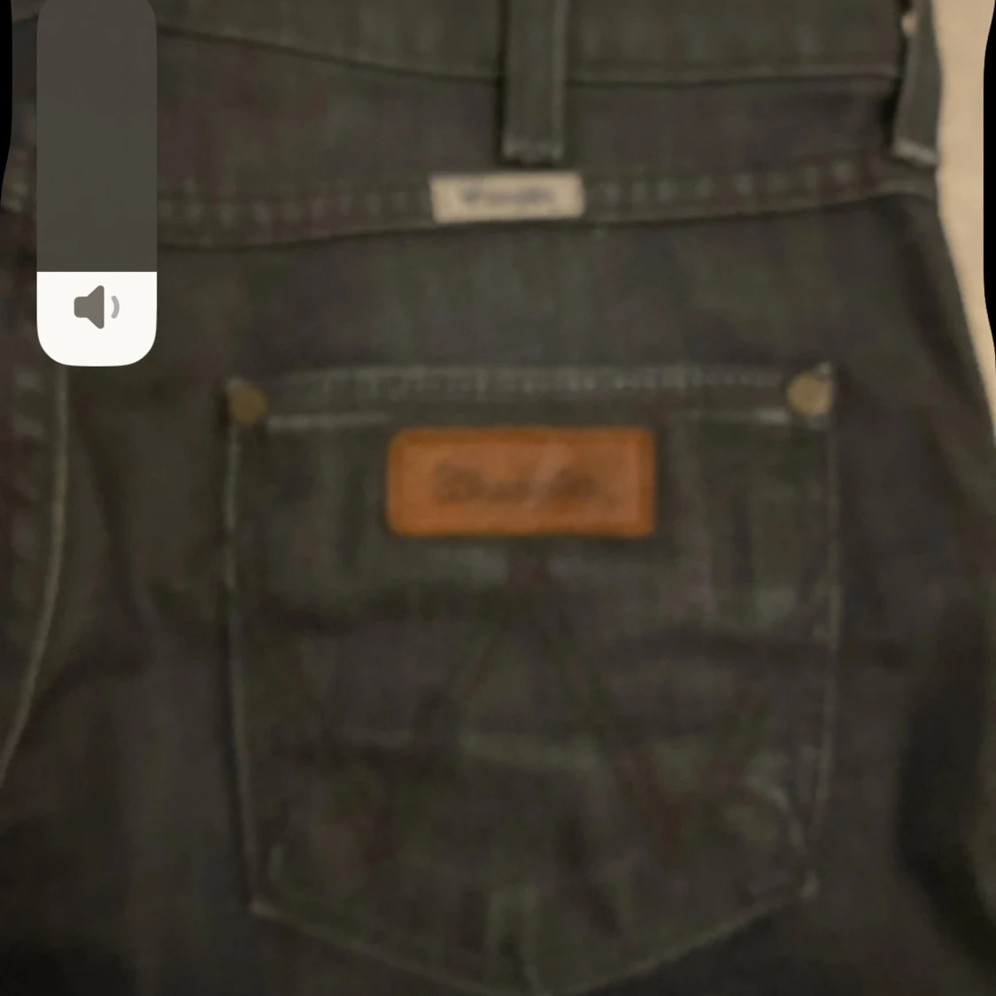 Mörkblå jeans bootcut wrangler - 1