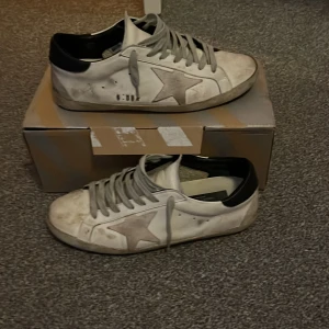 Golden goose - Kan gå ner i pris, passar 43 och skicket är runt 6-7/10
