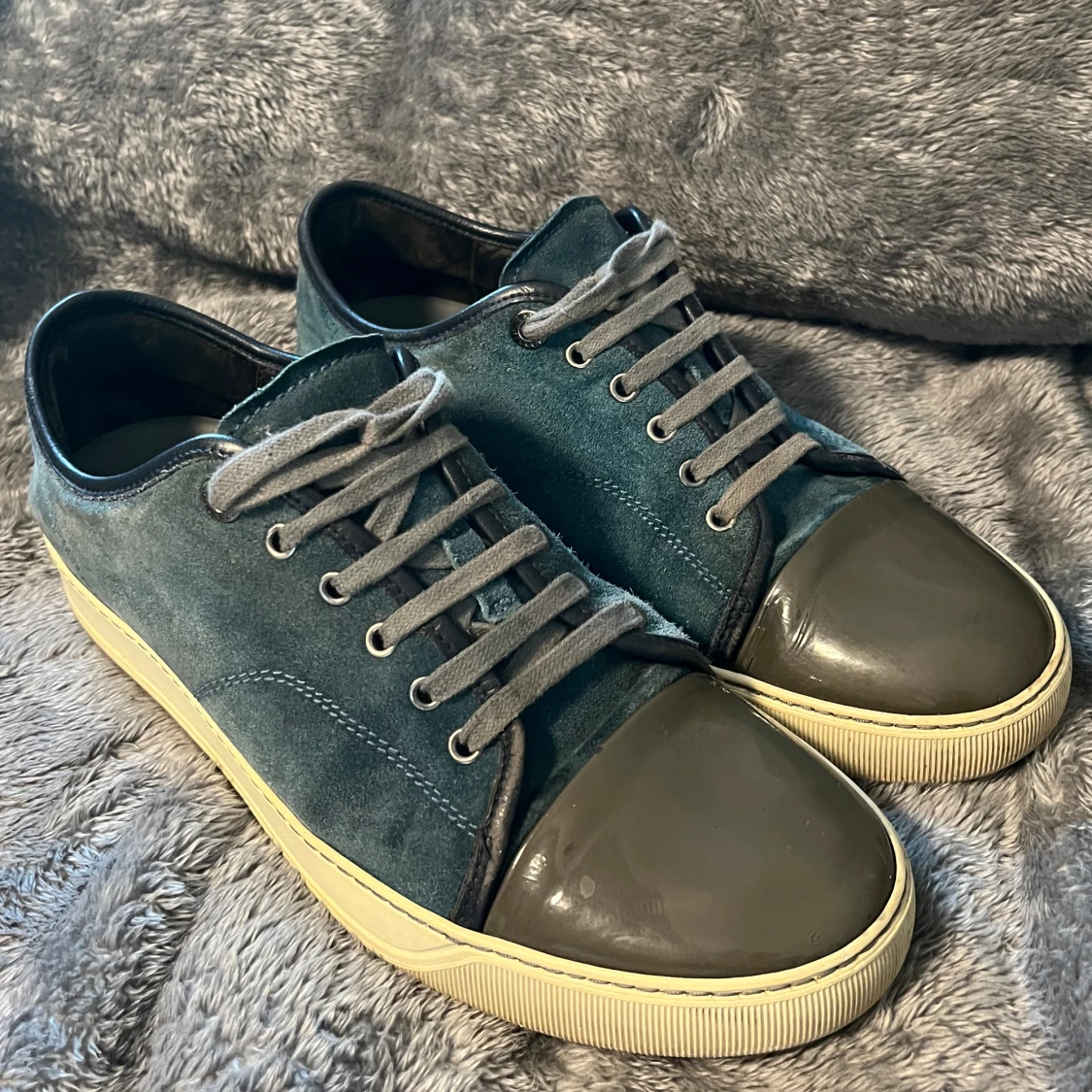 Blåa snygga lanvins