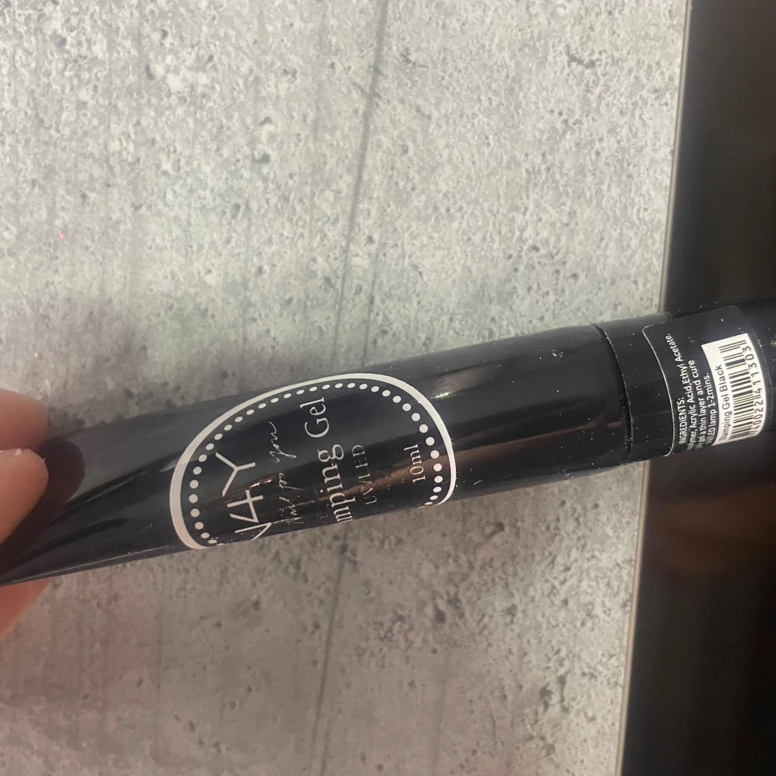 Svarta tuber med nagelgel och stamping gel - 2