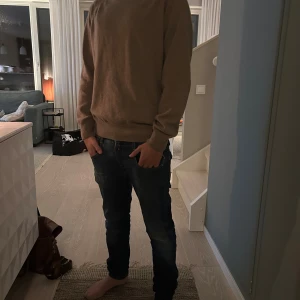 Oscar Jakobson tröja - Stickad oscar Jacobson tröja.                                     Skick: 9/10.                                                                Frågor eller funderingar kom PM😁