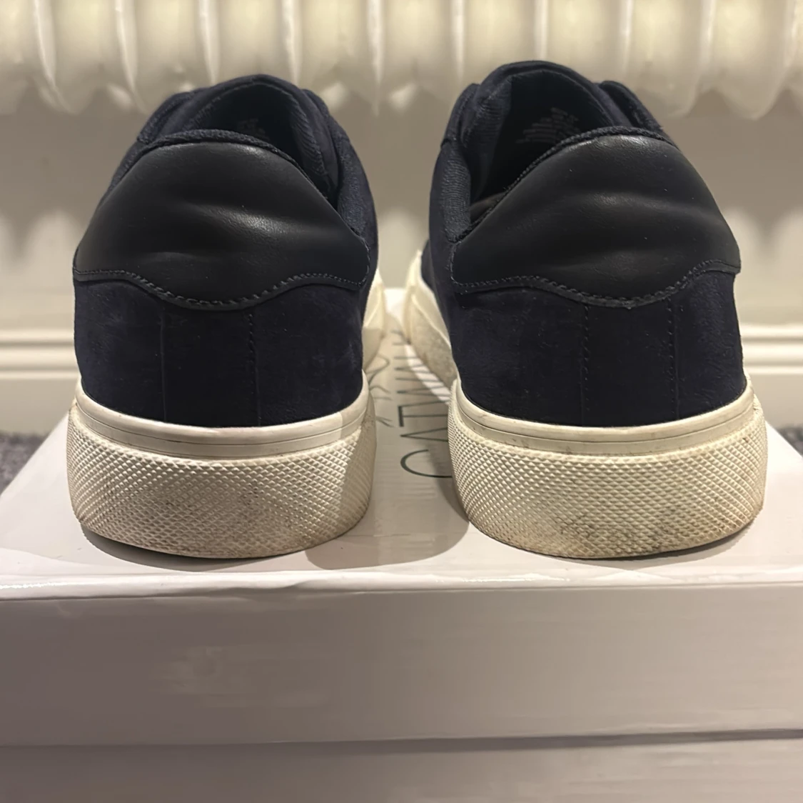 Mörkblå sneakers från H&M - 1