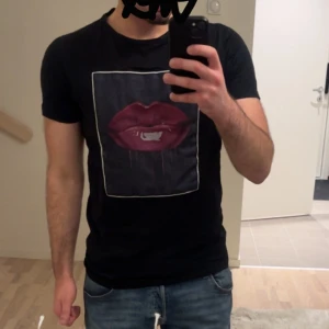 Limitato t-shirt - Limitato t-shirt utan defekter. Priset går alltid att diskutera. 