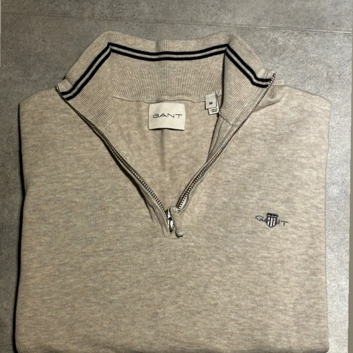 Beige half zip tröja från GANT - 1