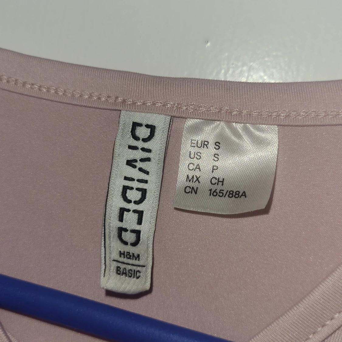 Ljusrosa croppad topp från H&M Divided - 2