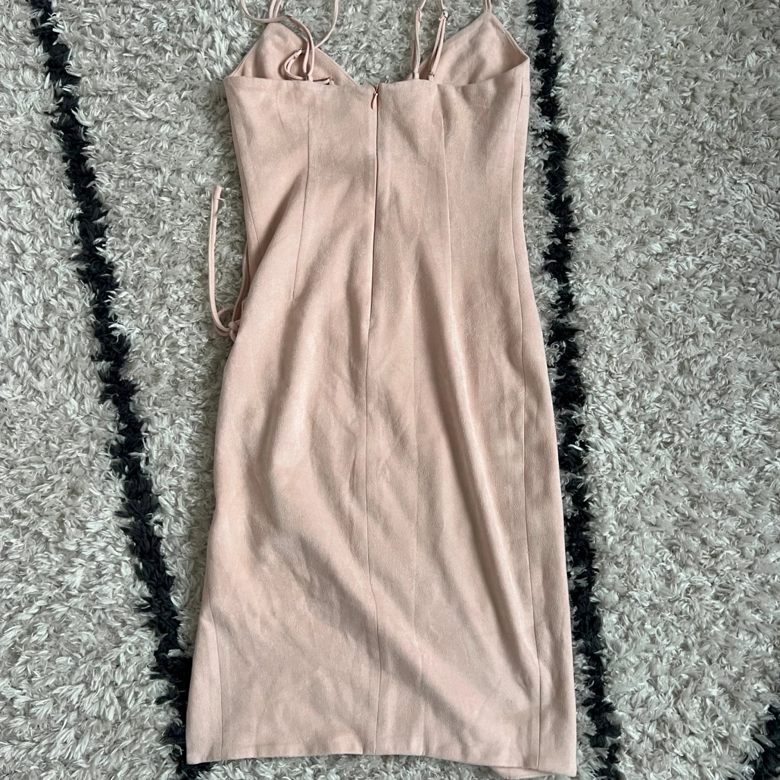 Ljusrosa kort klänning från Oh Polly 🩷 - 4